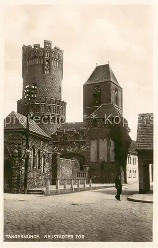 AK / Ansichtskarte  Tangermuende Neustaedter Tor Tangermuende