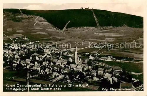 AK / Ansichtskarte  Oberwiesenthal_Erzgebirge Panorama Kurort mit Fichtelberg Original Fliegeraufnahme Oberwiesenthal Erzgebirge