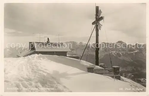 AK / Ansichtskarte 73808279 Wankhaus_1780m_Garmisch-Partenkirchen mit Gipfelkreuz und Dreitorspitze 