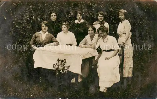 AK / Ansichtskarte  Steglitz Gruppenfoto mit Damen Feldpost Steglitz