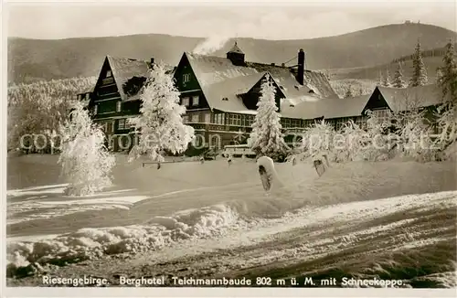 AK / Ansichtskarte 73809140 Riesengebirge_Schlesischer_Teil Berghotel Teichmannbaude mit Schneekoppe 