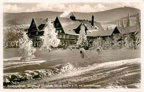 AK / Ansichtskarte 73809546 Riesengebirge_Schlesischer_Teil Berghotel Teichmannbaude mit Schneekoppe 