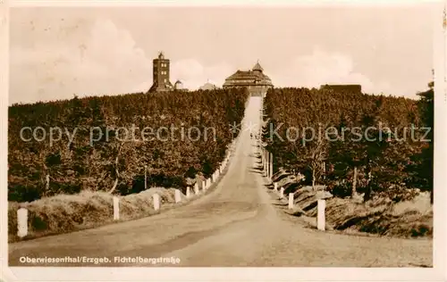 AK / Ansichtskarte  Oberwiesenthal_Erzgebirge Fichtelbergstrasse mit Unterkunftshaus Oberwiesenthal Erzgebirge