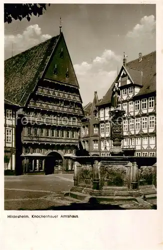 AK / Ansichtskarte  Hildesheim Knochenhauer Amtshaus Historisches Gebaeude Fachwerkhaus Brunnen Hildesheim