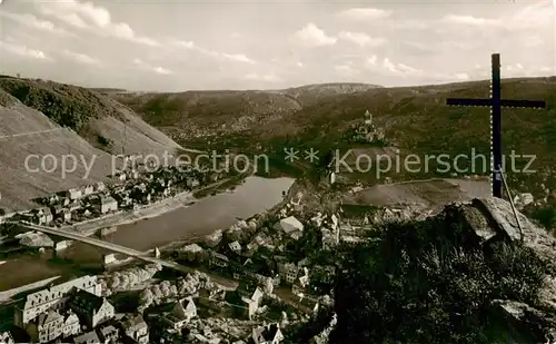 AK / Ansichtskarte 73810466 Cochem_Kochem_Mosel Blick vom Pinnerkreuz 