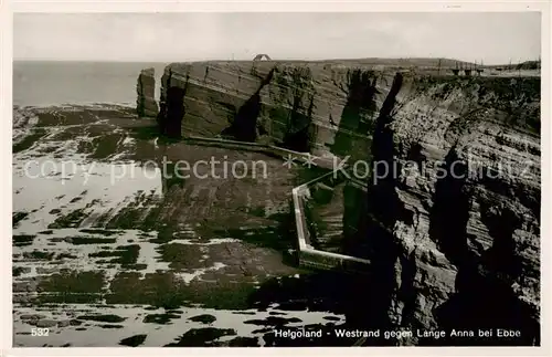 AK / Ansichtskarte 73810873 Helgoland Weststrand mit Lange Anna bei Ebbe Helgoland