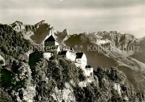 AK / Ansichtskarte  Liechtenstein_Fuerstentum Schloss Vaduz mit Falknis 