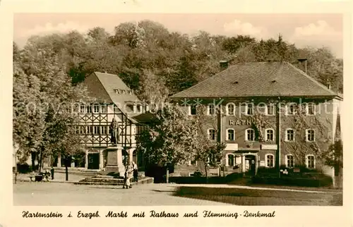 AK / Ansichtskarte 73811499 Hartenstein_Zwickau_Sachsen Markt mit Rathaus und Flemming Denkmal 