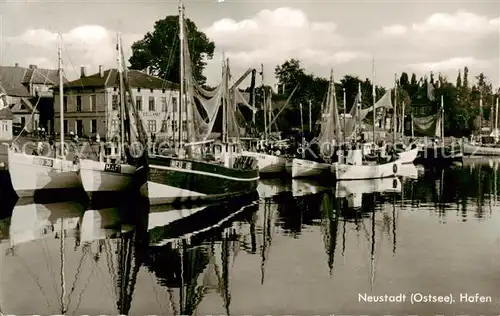 AK / Ansichtskarte  Neustadt_Holstein Hafen Neustadt_Holstein