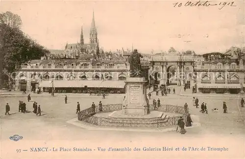 AK / Ansichtskarte Nancy_54 La Place Stanislas Vue densemble des Galeries Here et de lArc de Triomphe 
