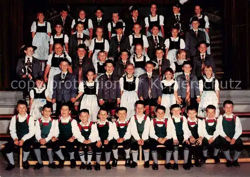 AK / Ansichtskarte 73813324 Mittenwald_Bayern Gebirgstrachtenverein Jugendgruppe Mittenwald Bayern