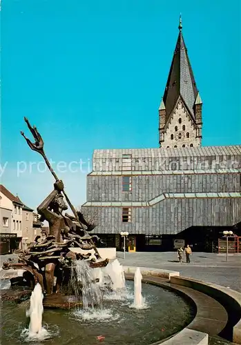 AK / Ansichtskarte 73813528 Paderborn Neptun Brunnen am Markt mit Dioezesanmuseum und Dom Paderborn