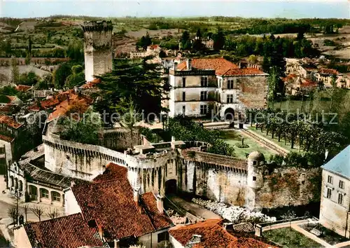 AK / Ansichtskarte Bourdeilles Le porche La Cour Le Chateau renaissance Donjon polygonal Bourdeilles