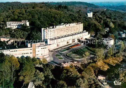 AK / Ansichtskarte Salagnac Vue aerienne Le Grand Hotel et la Place Salagnac
