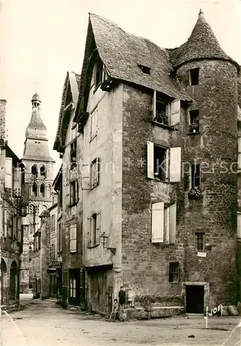 AK / Ansichtskarte Sarlat en Perigord_24_Dordogne La rue de la Liberte que bordent de remarquables logis du bon vieux temps 