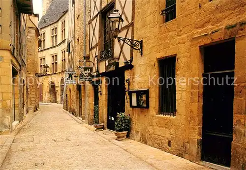 AK / Ansichtskarte Sarlat en Perigord_24_Dordogne Capitale du Perigord noir Vieille rue dans la cite medievale 