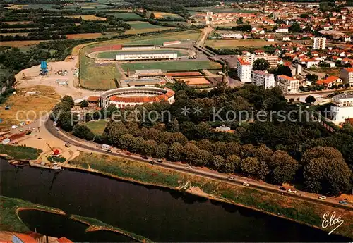 AK / Ansichtskarte Dax_40_Landes Vue generale aerienne sur les Arenes et leur jardin Au fond le stade municipal et la piscine 