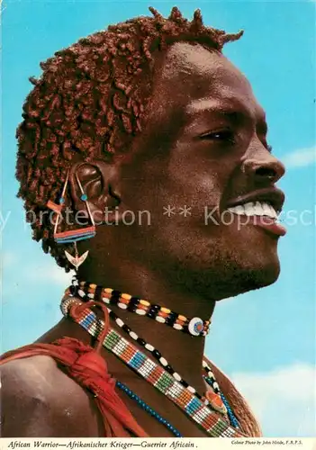 AK / Ansichtskarte 73814873 Typen_Afrika Afrikanischer Krieger  Typen Afrika