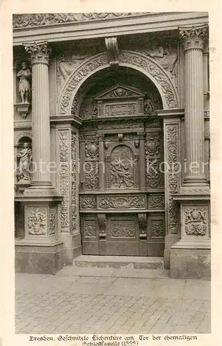 AK / Ansichtskarte  Dresden_Elbe Geschnitzte Eichentuere am Tor der ehem Schlosskapelle 1555 