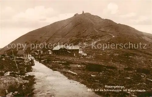 AK / Ansichtskarte  Riesengebirge_Schlesischer_Teil Blick auf Schneekoppe mit Riesenbaude 