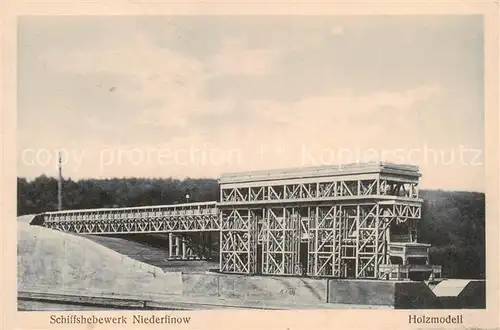 AK / Ansichtskarte  Niederfinow Schiffshebewerk Holzmodell Niederfinow