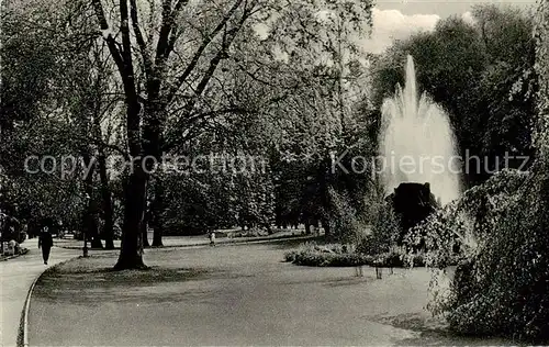 AK / Ansichtskarte  Baden-Baden Springbrunnen in der Lichtenthaler Allee Baden-Baden