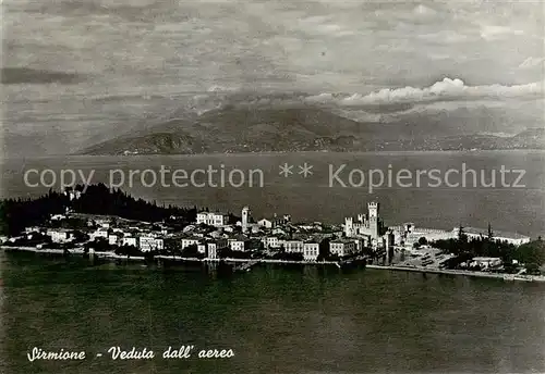 AK / Ansichtskarte  Sirmione_Lago_di_Garda Veduta dall'aereo Sirmione_Lago_di_Garda