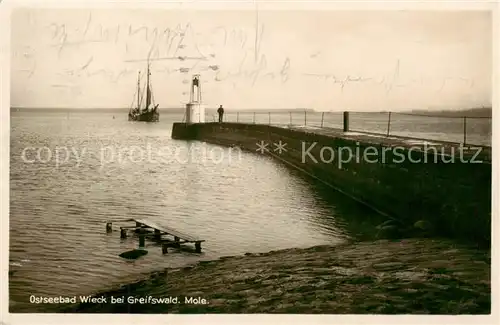 AK / Ansichtskarte 73817813 Wiek_Ruegen Mole Wiek_Ruegen