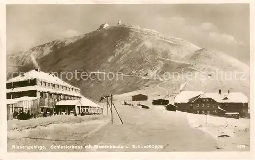 AK / Ansichtskarte 73818317 Riesengebirge_Schlesischer_Teil Schlesierhaus mit Riesenbaude und Schneekoppe 