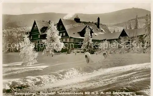 AK / Ansichtskarte 73818436 Riesengebirge_Schlesischer_Teil Berghotel Teichmannbaude mit Schneekoppe 