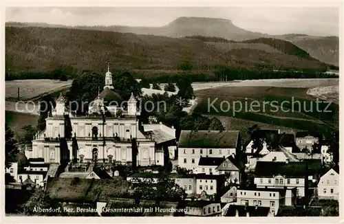 AK / Ansichtskarte 73818842 Albendorf_Wambierzyce_PL Gesamtansicht mit Wallfahrtskirche Blick gegen Heuscheuer 