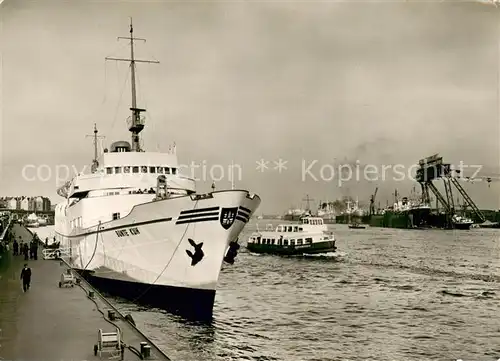 AK / Ansichtskarte 73819414 Dampfer_Oceanliner Hamburg Seebaederschiff Bunte Kuh am der St.Pauli Landungsbruecke 