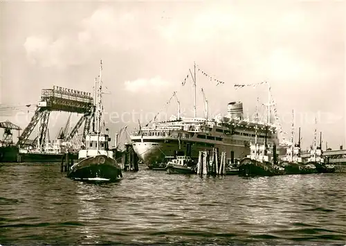 AK / Ansichtskarte  Dampfer_Oceanliner Hamburg Hafen  
