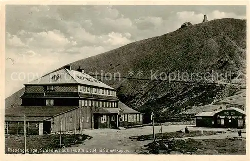 AK / Ansichtskarte  Riesengebirge_Schlesischer_Teil Schlesierhaus mit Schneekoppe 