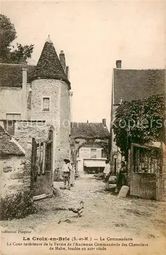 AK / Ansichtskarte La_Croix en Brie_77_Seine et Marne La Commanderie La Cour interieure de la Ferme de lAncienne Commanderie des Chevaliers de Malte 