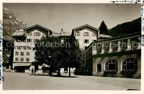 AK / Ansichtskarte Loeche les Bains_VS La Place et lHotel Maison Blanche 
