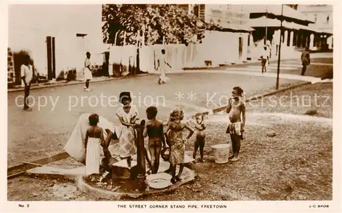 AK / Ansichtskarte  Freetown__Sierra_Leone The Street Corner Stand Pipe 