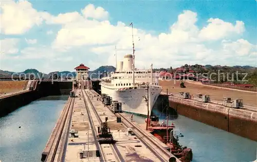 AK / Ansichtskarte  Dampfer_Oceanliner Canal de Panama El Vapor S.S.Kungholm pasando por las Esclusas 