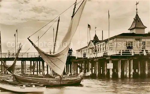 AK / Ansichtskarte  Ahlbeck_Ostseebad Am Strand Seebruecke Ahlbeck_Ostseebad