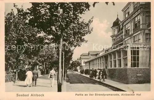 AK / Ansichtskarte  Ahlbeck_Ostseebad Strandpromenade mit Ahlbecker Hotel Ahlbeck_Ostseebad