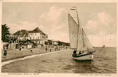 AK / Ansichtskarte  Wyk__Foehr Strand mit Deppes Hotel 