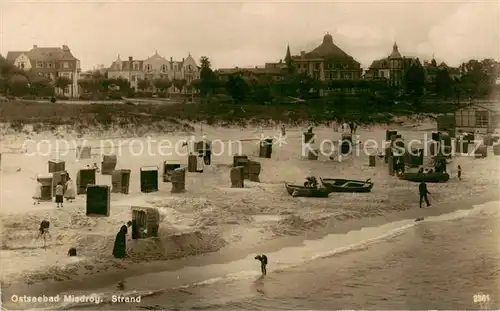 AK / Ansichtskarte 73822818 Misdroy_Ostseebad_Miedzyzdroje_PL Strandpartie 