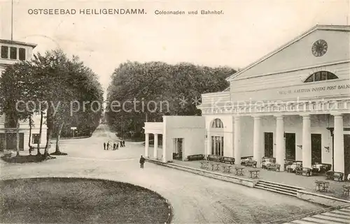 AK / Ansichtskarte 73822837 Heiligendamm_Ostseebad Colonnaden am Bahnhof Heiligendamm_Ostseebad