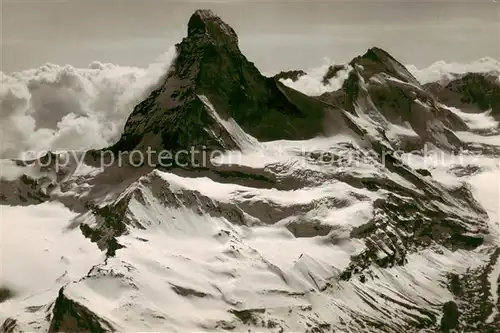AK / Ansichtskarte Matterhorn_Mont_Cervin_4478m_VS und Dent d Herens 