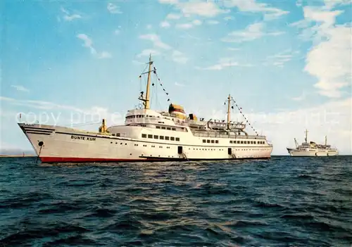 AK / Ansichtskarte 73823093 Dampfer_Oceanliner Seebaederschiff Bunte Kuh und Wappen von Hamburg 