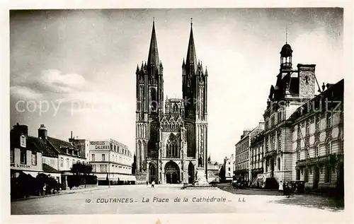 AK / Ansichtskarte Coutances_50_Manche La Place de la Cathedrale 