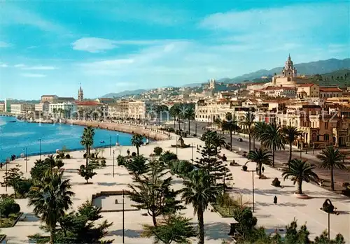 AK / Ansichtskarte  Messina_Sicilia La passeggiata del lungomare e la Piazza Messina Sicilia