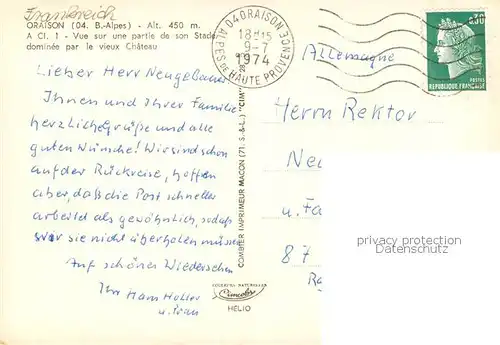 AK / Ansichtskarte Oraison Vue sur une partie de son Stade dominee par le vieux Chateau Oraison