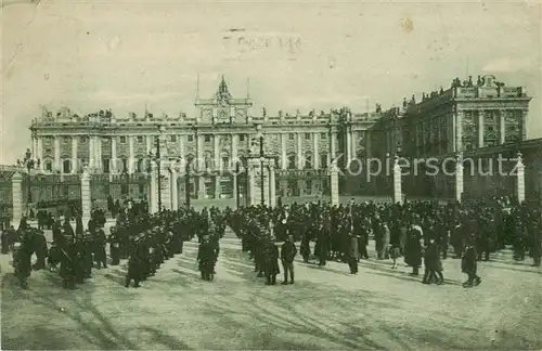 AK / Ansichtskarte  Madrid_Spain Palacio Real Plaza de la Armeria Madrid Spain