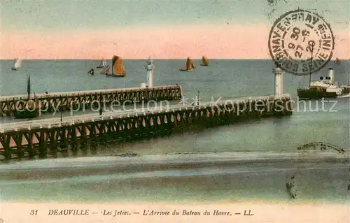 AK / Ansichtskarte Deauville sur Mer Les Jetees LArrivee du Bateau du Havre 